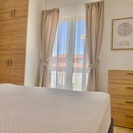 Golden Apartment